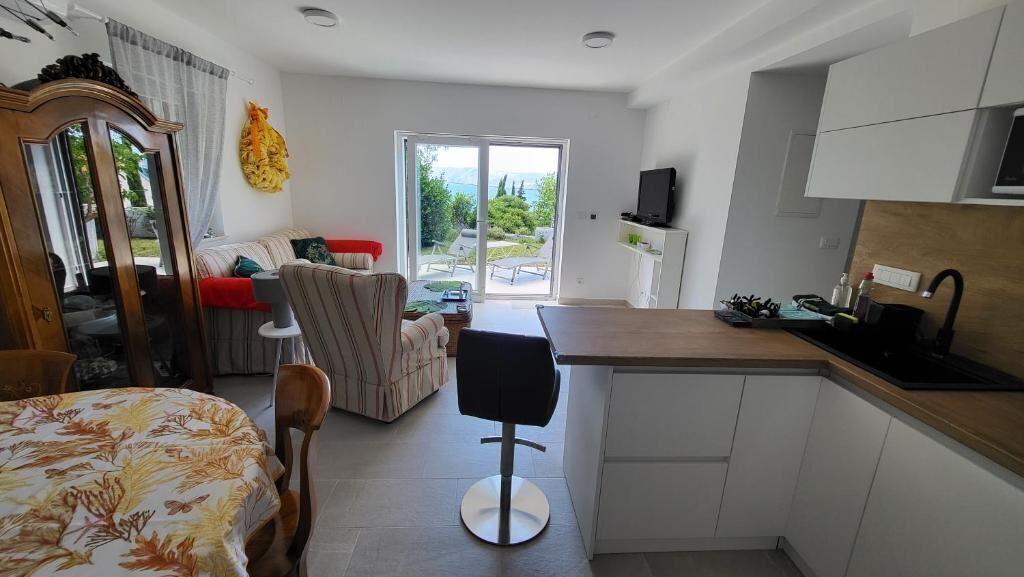 Apartamento (A1) | Cozinha privada | Geladeira, micro-ondas, fogão, cooktop