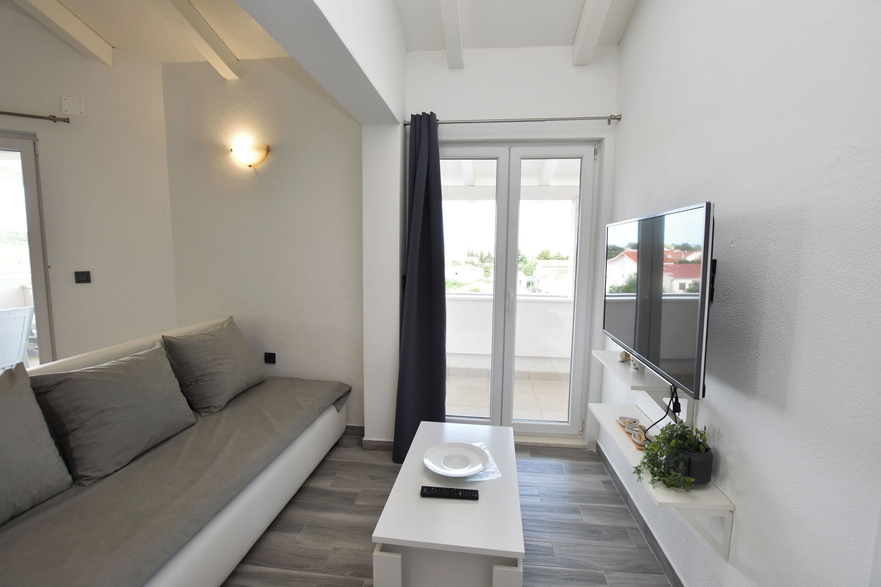 Leilighet (A2) | Eget kjøkken | Kjøleskap, ovn, kokeplater og espressomaskin