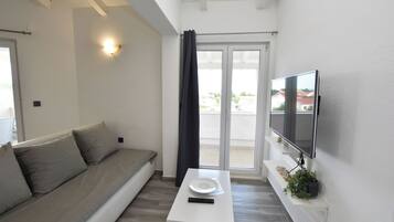 Leilighet (A2) | Eget kjøkken | Kjøleskap, ovn, kokeplater og espressomaskin