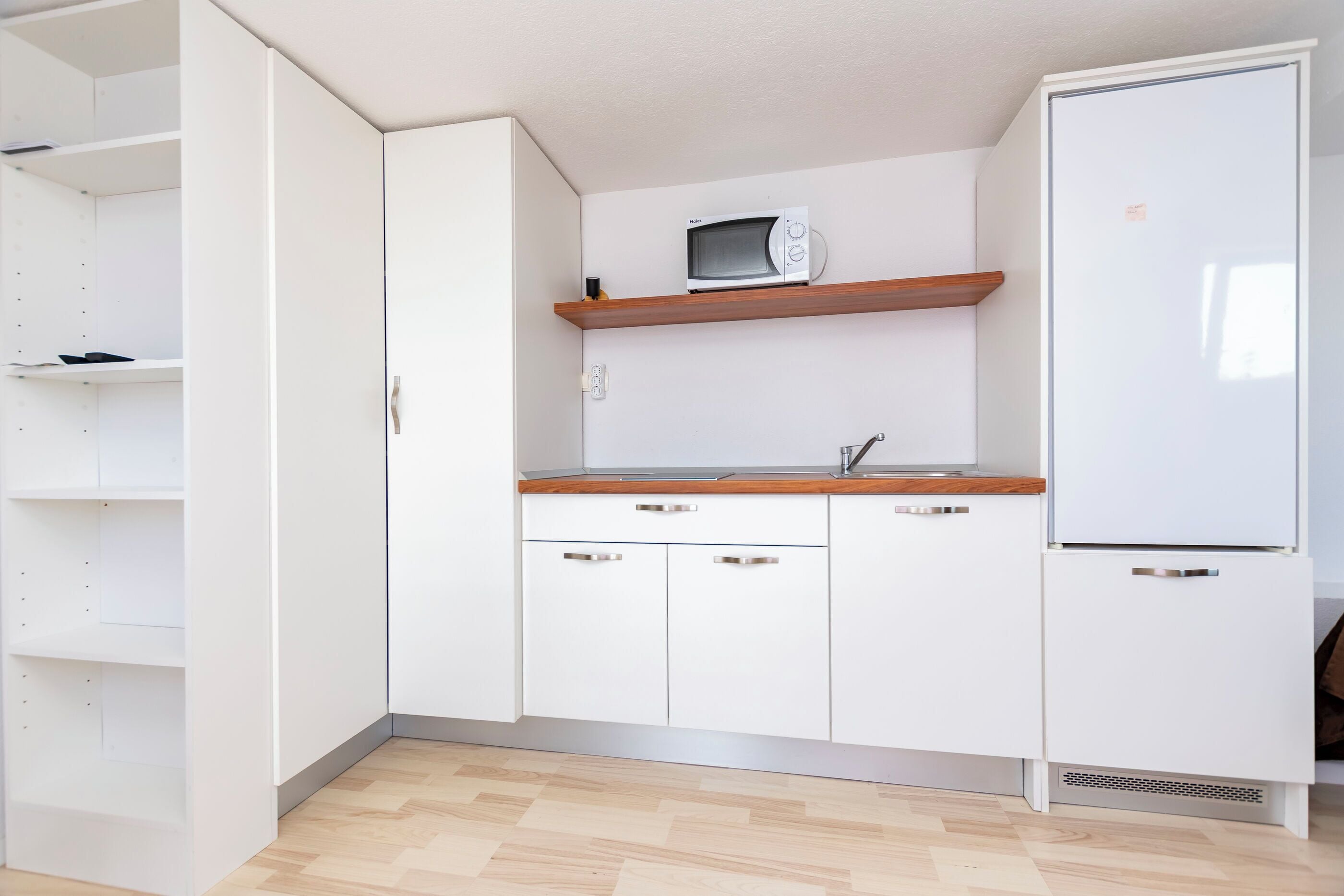 Estudio (A5) | Cocina privada | Máquina de café espresso, frigorífico, microondas y placa de cocina