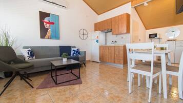 Apartment (A2) | Living room