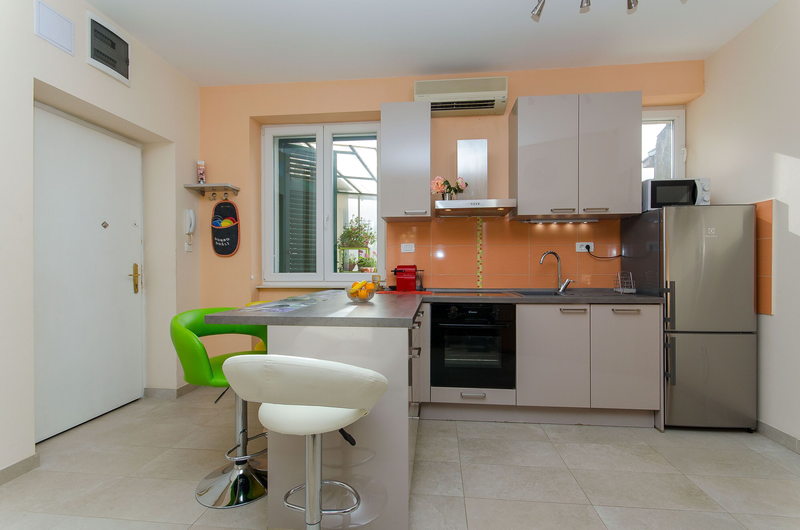 Apartment (A1) | Private kitchen | Fridge, microwave, oven, stovetop