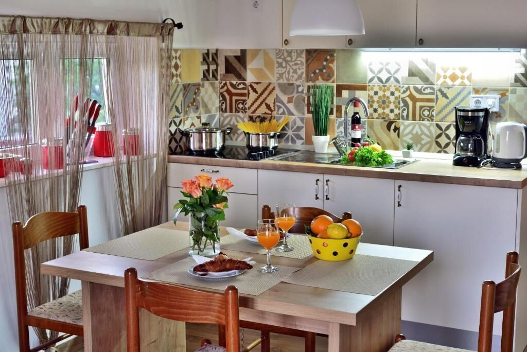 Apartment (A3) | Private kitchen | Fridge, stovetop, toaster, cookware/dishes/utensils