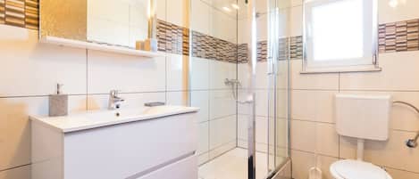 Departamento (A1) | Baño | Regadera y toallas