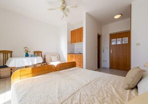 Free WiFi - Apartments Ana-marija (Privlaka)