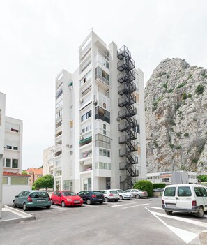 Kiến trúc tòa nhà