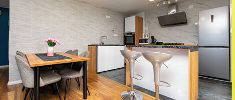 Căn hộ (A1) | Bếp riêng