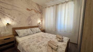 Apartment (A1) | In-room safe, iron/ironing board, free WiFi
