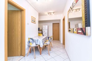 Apartment (A4) | Dining