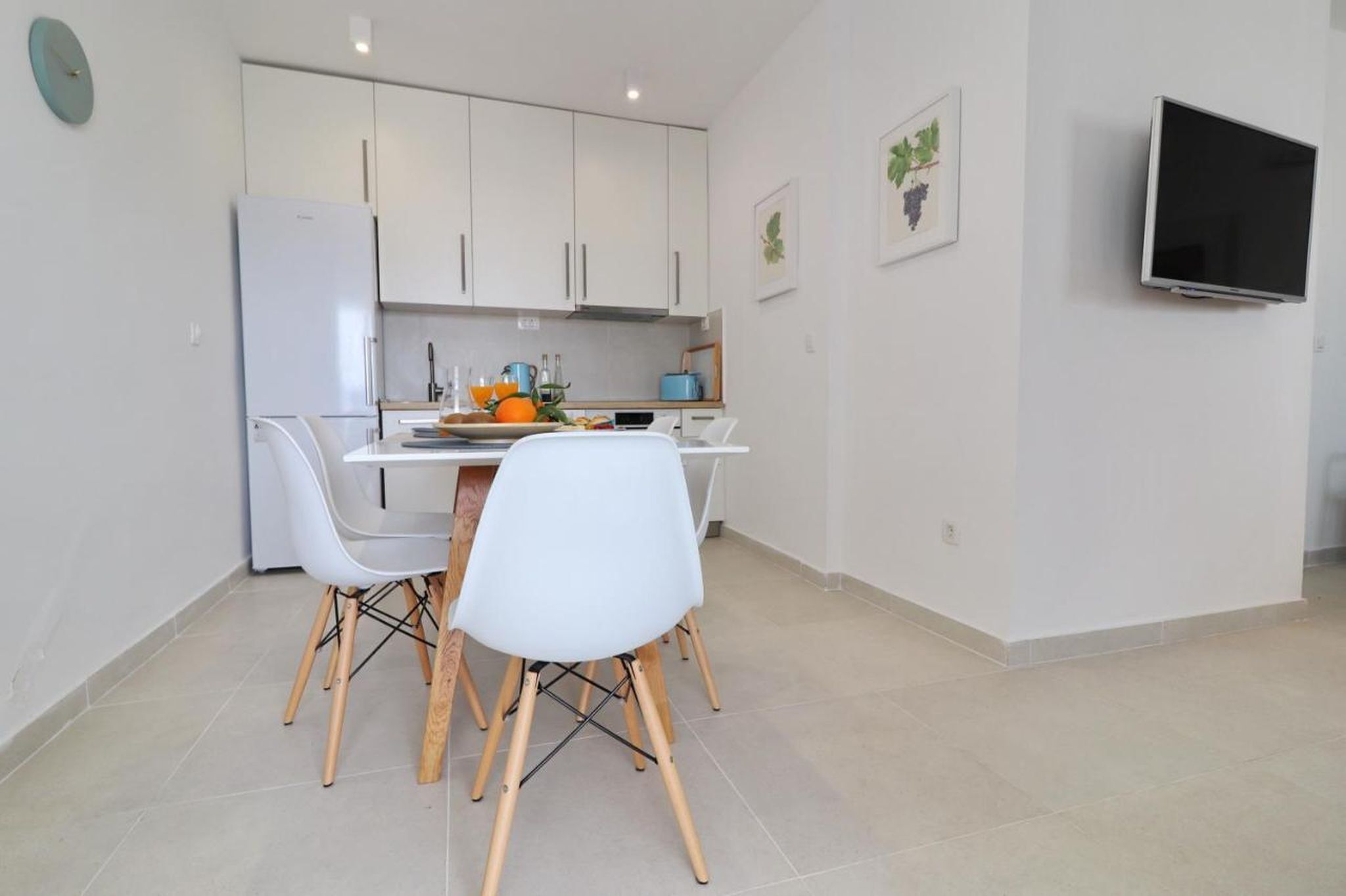 House | Private kitchen | Fridge, oven, stovetop, dishwasher