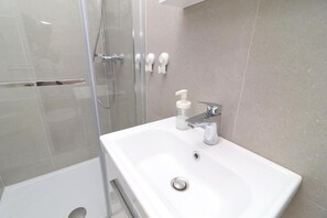 Ferienhaus | Badezimmer | Dusche