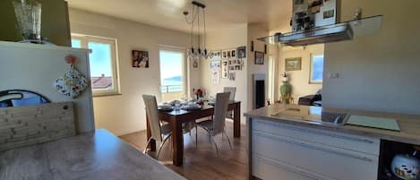 Appartement (A1) | Cuisine privée | Réfrigérateur, four, plaque de cuisson, lave-vaisselle