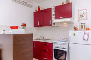 Apartment (A3) | Private kitchen - Apartments Stara Maslina (Split)