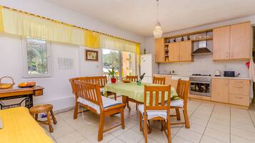 Apartment (A1) | Dining