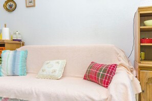 아파트 (A2) | 거실