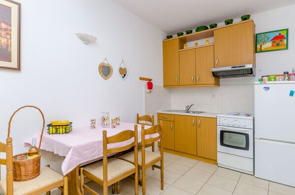 Apartment (A2) | Dining - Apartments Stara Maslina (Split)
