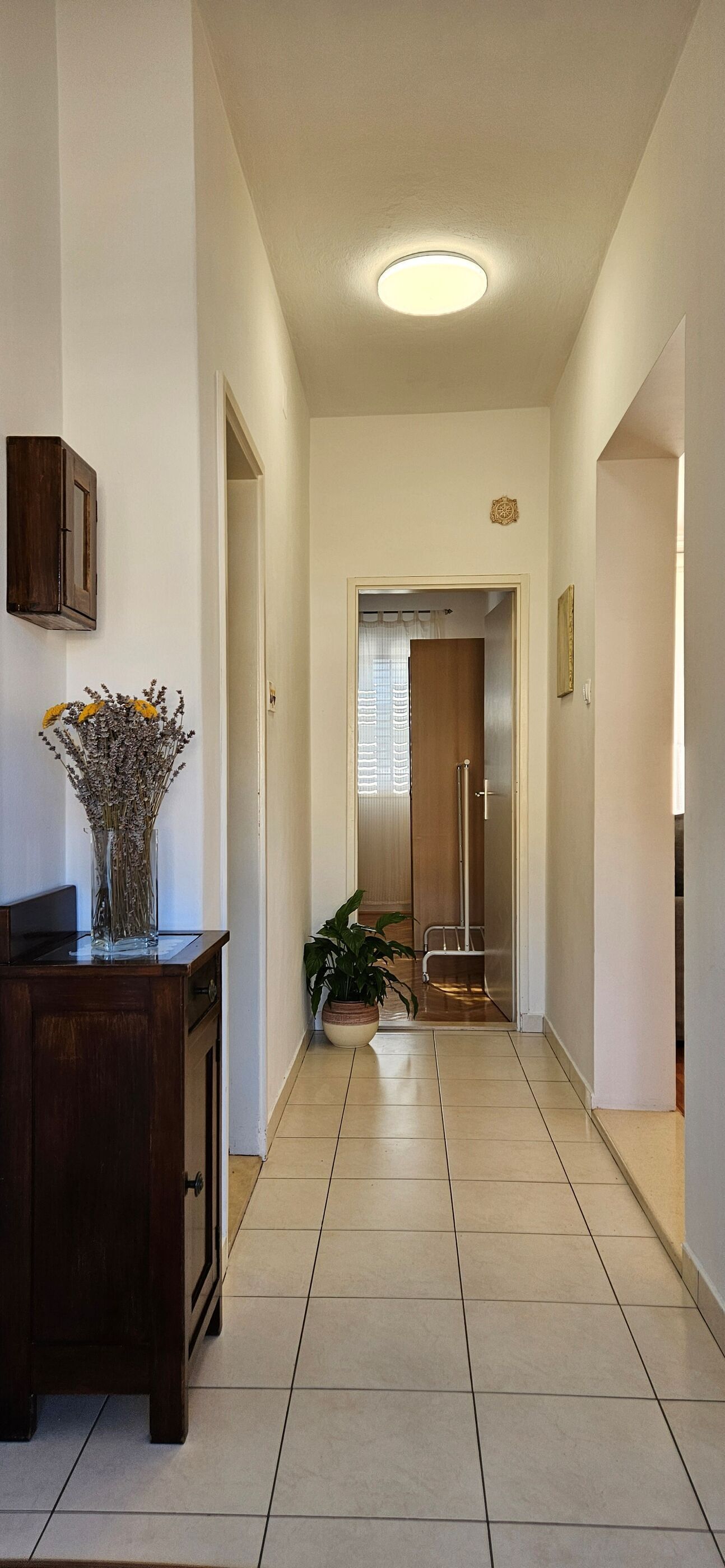 Lägenhet (A1) | Hall