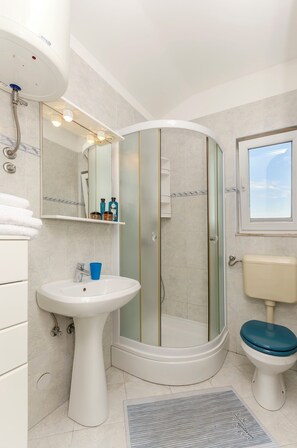 Bathroom - Apartments Maris (Tribunj)