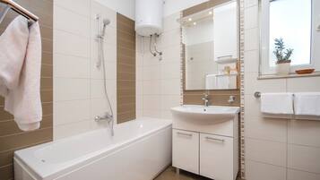 Apartment (A1) | Bathroom