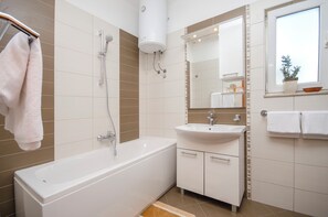 Apartment (A1) | Bathroom - Apartments Maris (Tribunj)
