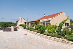 Building design - House Runaway Cottage (Unesic)