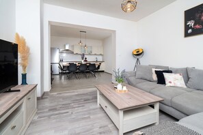 House | Living room - House Runaway Cottage (Unesic)