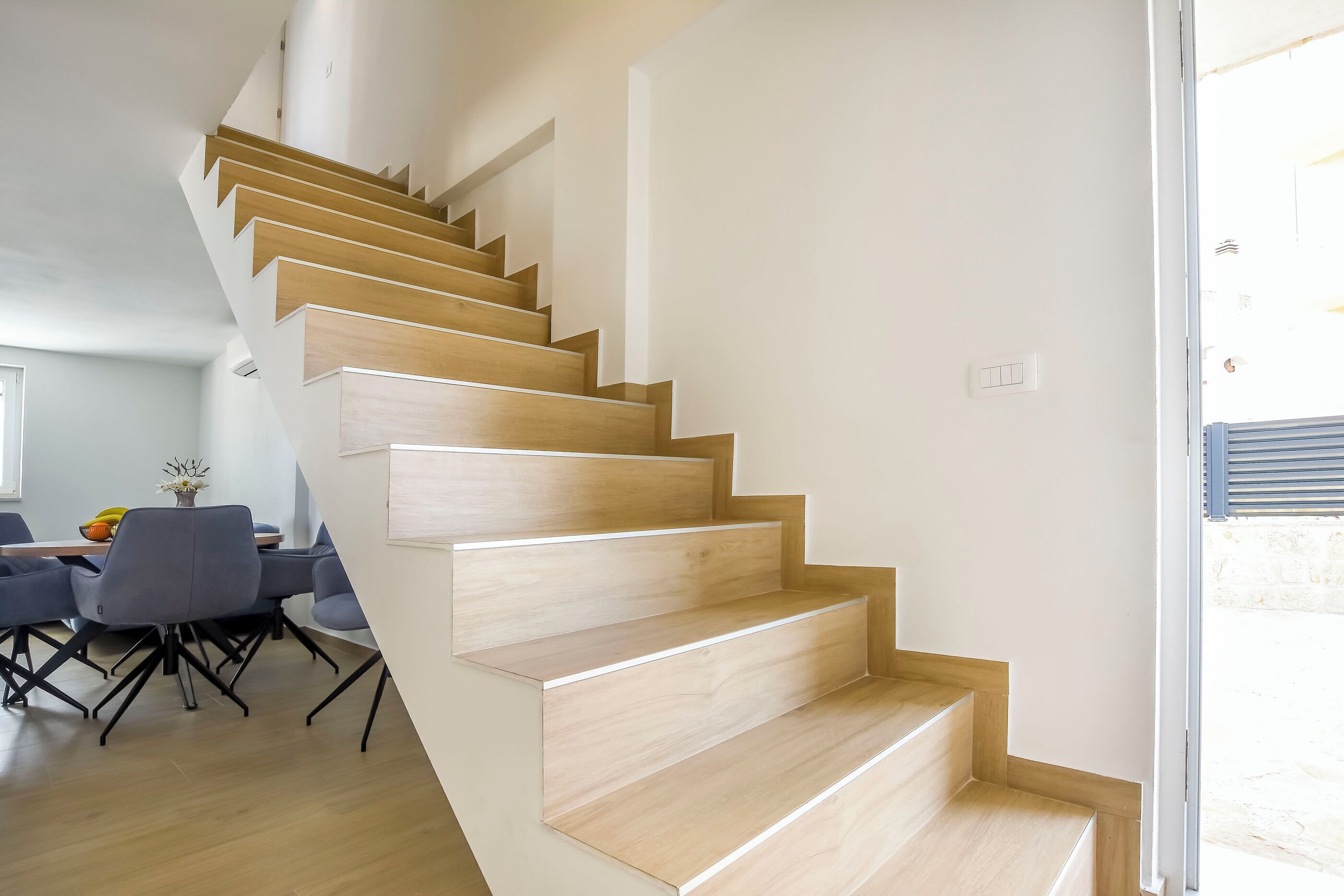 House | Interior entrance