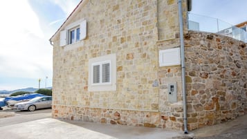 Kiến trúc tòa nhà