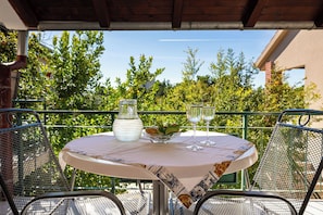 Studio (A8) | Garden view - Apartments and Room Adriana (Starigrad)