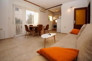 Apartment (A1) | Living room - Apartment Branka (Vodice)