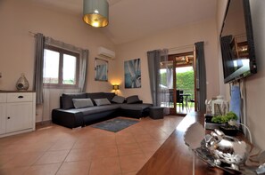 Villa | Living room | Smart TV, fireplace - Villa Mia (Porec)