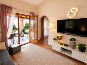 Villa | Living area | Smart TV, fireplace - Villa Mia (Porec)