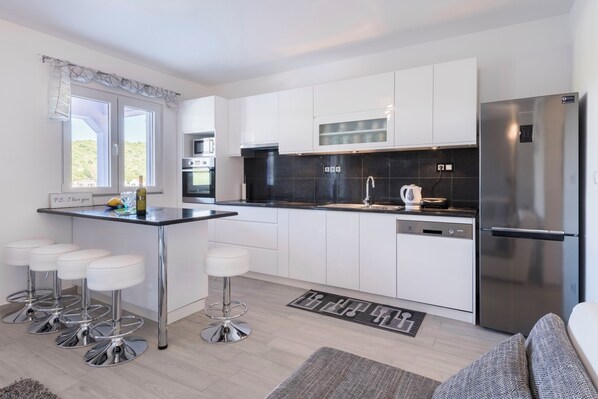 Villa | Private kitchen | Fridge, microwave, oven, stovetop - House Villa Beleca (Hvar)