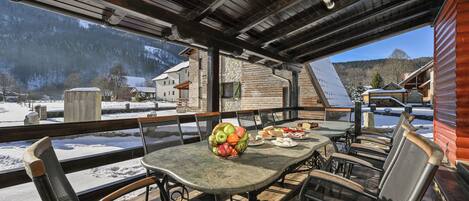 อพาร์ทเมนท์ (A1) | ลานระเบียง/นอกชาน