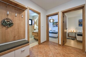 Apartemen (A1) | Pintu masuk interior