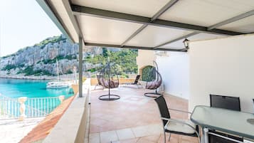 Apartemen (A7) | Teras/patio