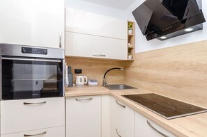 Fridge, oven, stovetop, dishwasher - Apartments Serzane (Jelsa)