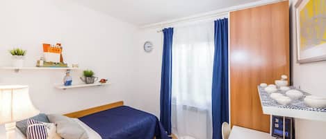 In-room safe, iron/ironing board, free WiFi