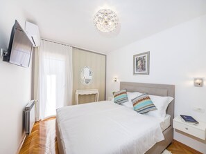 Villa | Safe på rommet, strykejern/-brett og wi-fi (inkludert)