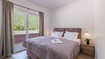 Villa | Coffres-forts dans les chambres, fer et planche Ă repasser