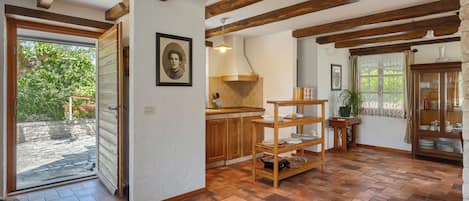 Villa | Eigene Küche | Kühlschrank, Mikrowelle, Ofen, Herdplatte