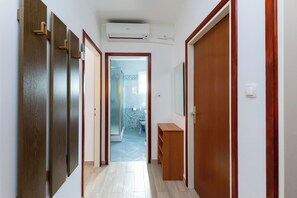 Apartment (A2) | Hallway - Apartments Ruza Tomislav (Lopar)
