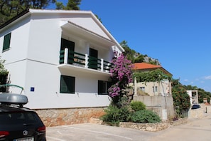 Building design - Apartments Vidoni (Jelsa)