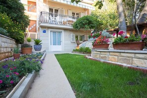 Courtyard - Apartments Baradic (Zadar)