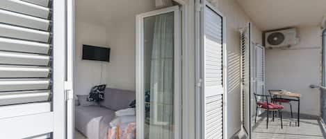Apartment (A3) | Balcony