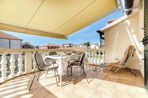 Apartment (A1) | Balkon
