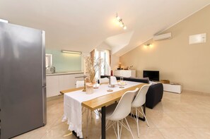 Apartment (A2) | Private kitchen - Apartments Family Idyll (Vodice)