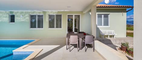 ลานระเบียง/นอกชาน