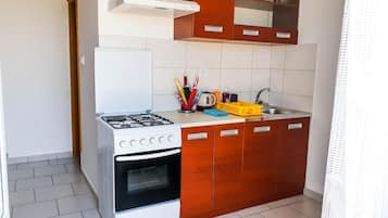 Apartment (A1) | Eigene Küche | Kühlschrank, Mikrowelle, Espressomaschine, Wasserkocher