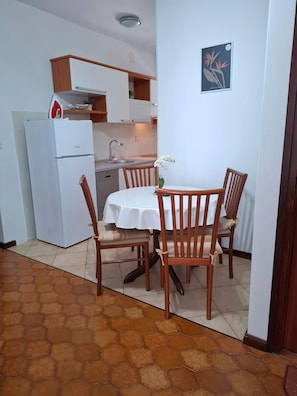 Dining - Apartments and Room Kate (Tisno)